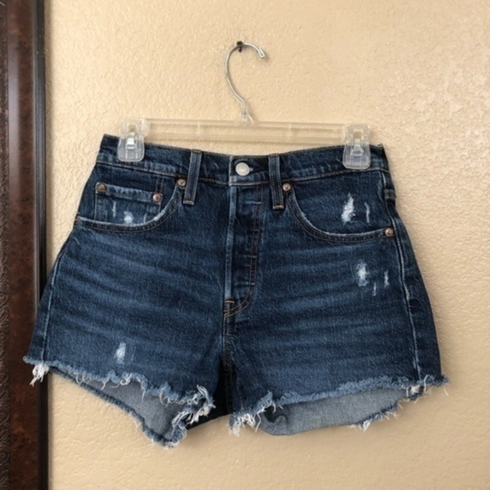 Levi’s Butterfly Button Denim Shorts Size 26